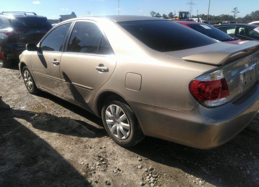 Photo 3 of 2005 Toyota Camry LE (VIN 4T1BE30K55U075611)