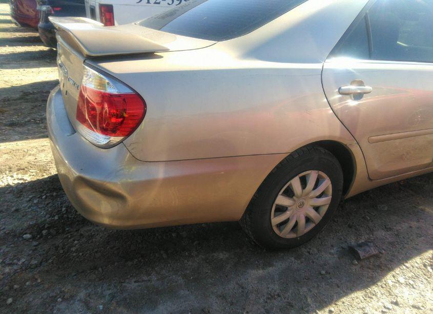 Photo 4 of 2005 Toyota Camry LE (VIN 4T1BE30K55U075611)
