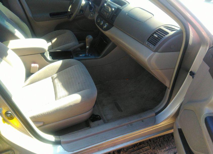 Photo 5 of 2005 Toyota Camry LE (VIN 4T1BE30K55U075611)