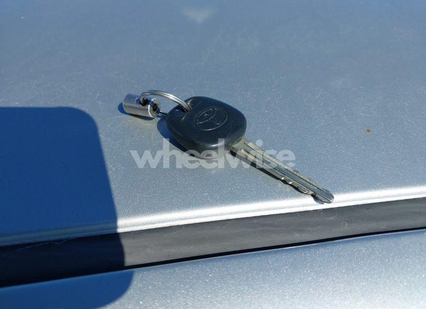 Photo 11 of 2005 Toyota Camry XLE (VIN 4T1BE30K55U097768)