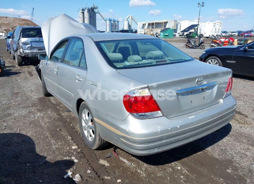 Photo 3 of 2005 Toyota Camry XLE (VIN 4T1BE30K55U097768)