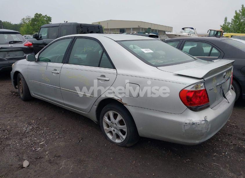 Photo 3 of 2005 Toyota Camry XLE (VIN 4T1BE30K55U501698)