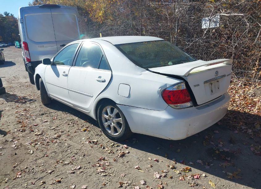 Photo 3 of 2005 Toyota Camry XLE (VIN 4T1BE30K55U583318)