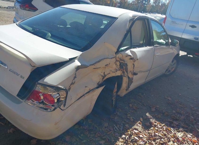 Photo 4 of 2005 Toyota Camry XLE (VIN 4T1BE30K55U583318)