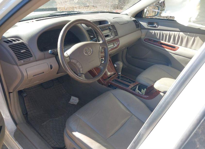 Photo 5 of 2005 Toyota Camry XLE (VIN 4T1BE30K55U583318)