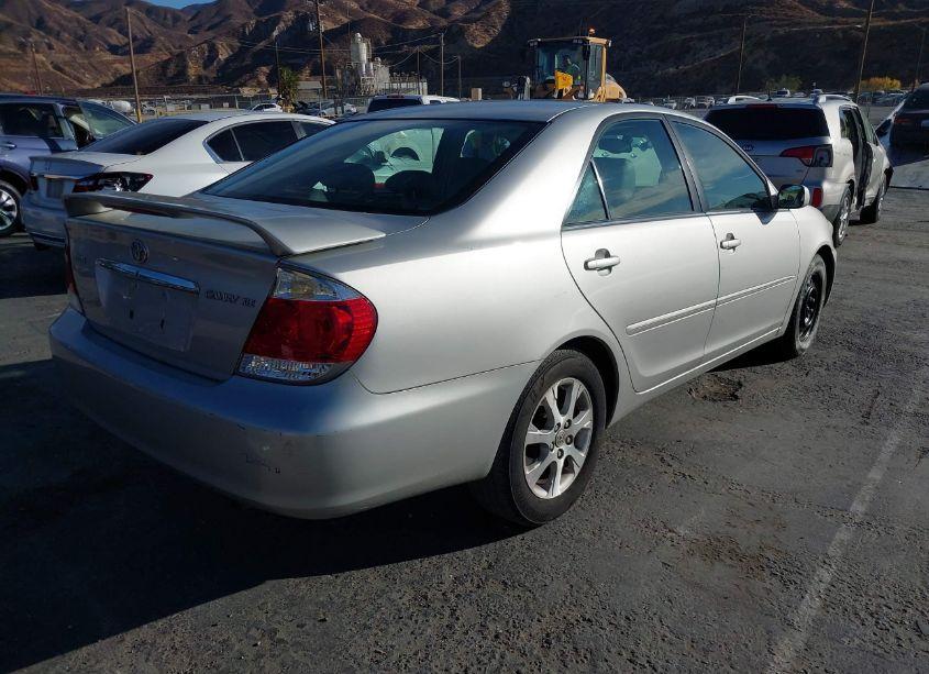 Photo 4 of 2005 Toyota Camry XLE (VIN 4T1BE30K55U617046)