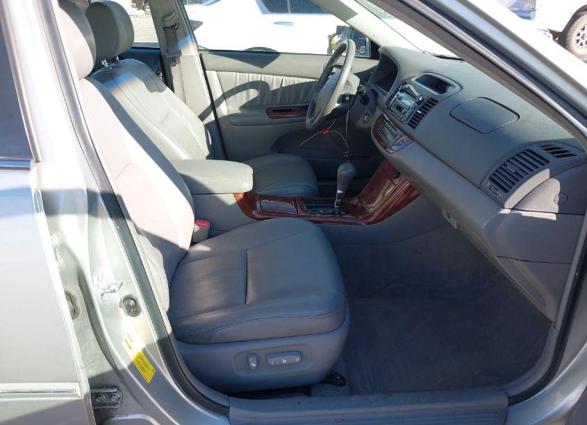 Photo 5 of 2005 Toyota Camry XLE (VIN 4T1BE30K55U617046)