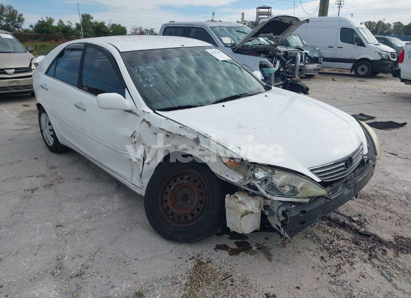 Photo 6 of 2005 Toyota Camry LE (VIN 4T1BE30K55U625776)