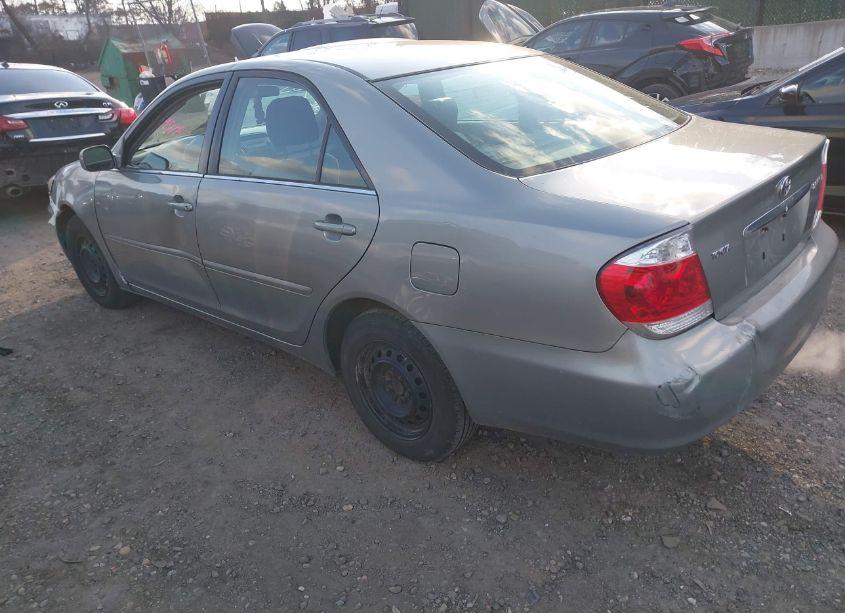 Photo 3 of 2005 Toyota Camry LE (VIN 4T1BE30K55U972573)