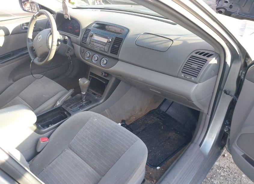 Photo 5 of 2005 Toyota Camry LE (VIN 4T1BE30K55U972573)
