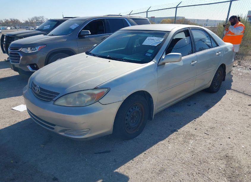 Photo 2 of 2003 Toyota Camry LE (VIN 4T1BE30K63U151267)