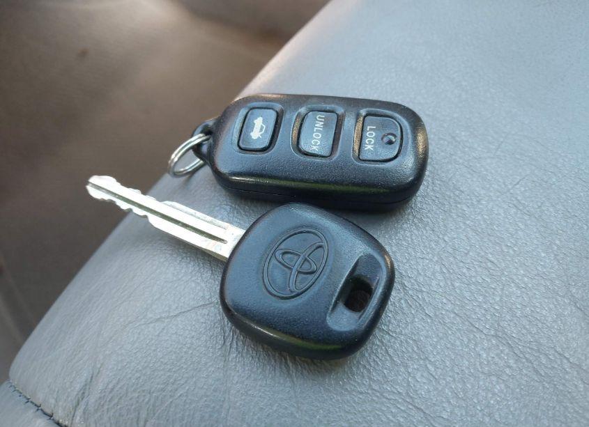 Photo 11 of 2003 Toyota Camry XLE (VIN 4T1BE30K63U671467)