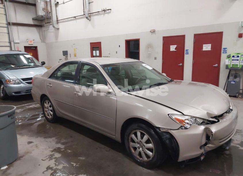 2003 Toyota Camry XLE (VIN 4T1BE30K63U699401) main photo