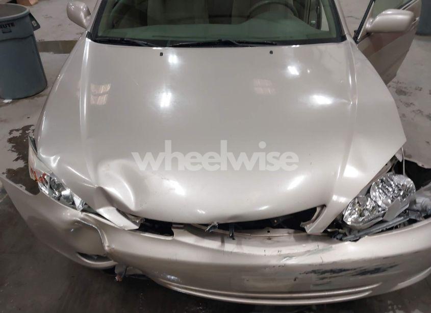 Photo 10 of 2003 Toyota Camry XLE (VIN 4T1BE30K63U699401)