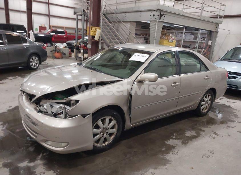 Photo 2 of 2003 Toyota Camry XLE (VIN 4T1BE30K63U699401)