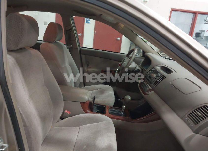 Photo 5 of 2003 Toyota Camry XLE (VIN 4T1BE30K63U699401)