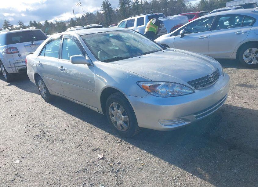 2004 Toyota Camry LE (VIN 4T1BE30K64U275279) main photo