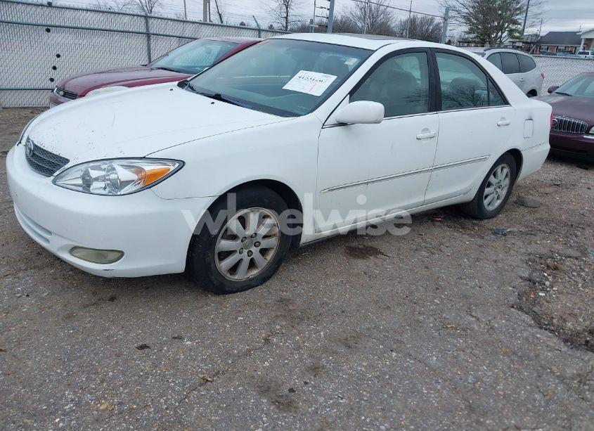 Photo 2 of 2004 Toyota Camry XLE (VIN 4T1BE30K64U340731)