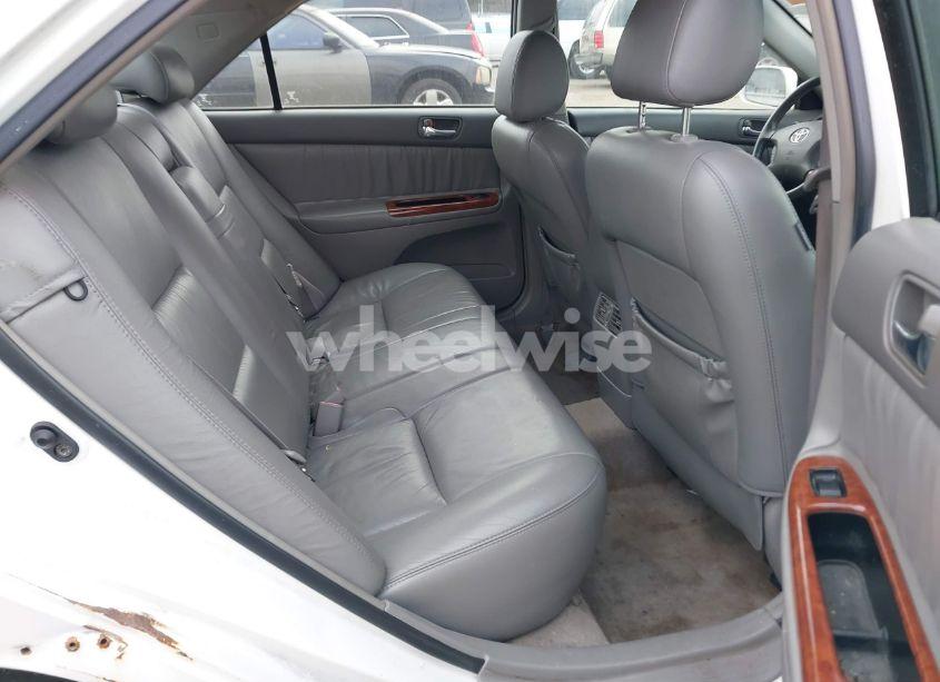 Photo 8 of 2004 Toyota Camry XLE (VIN 4T1BE30K64U340731)
