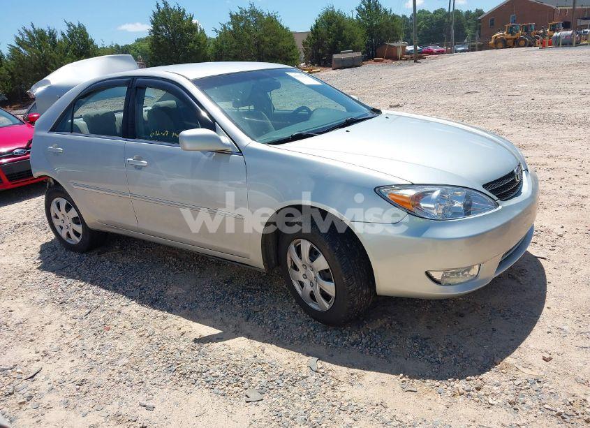 2004 Toyota Camry XLE (VIN 4T1BE30K64U346562) main photo