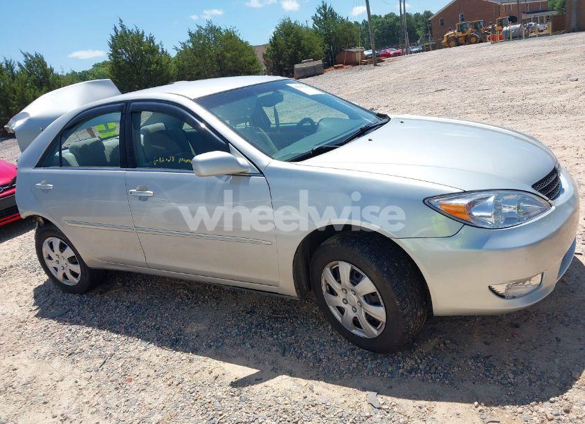 Photo 13 of 2004 Toyota Camry XLE (VIN 4T1BE30K64U346562)