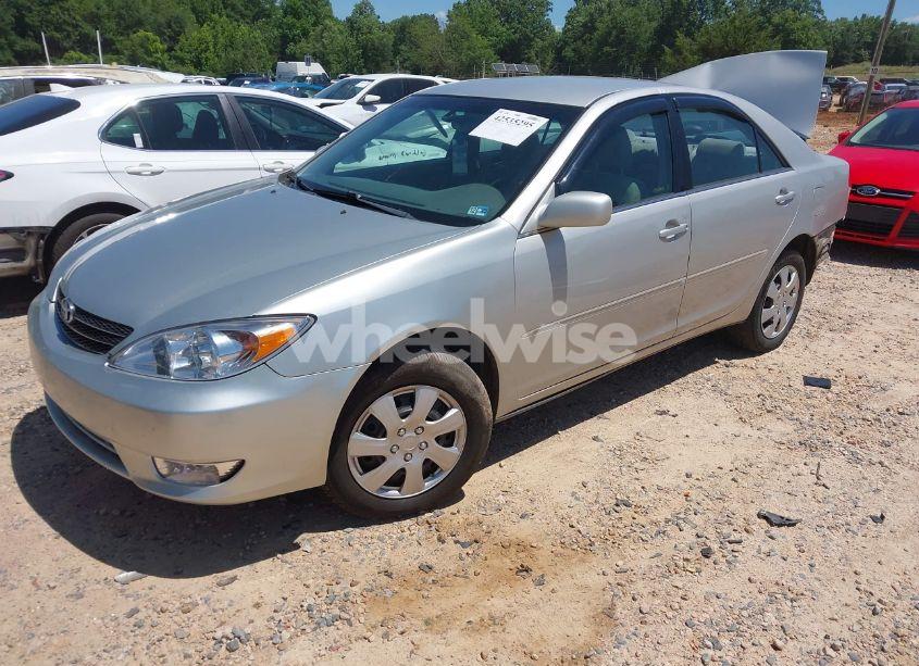 Photo 2 of 2004 Toyota Camry XLE (VIN 4T1BE30K64U346562)