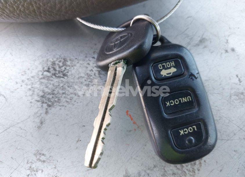 Photo 11 of 2005 Toyota Camry LE (VIN 4T1BE30K65U052726)