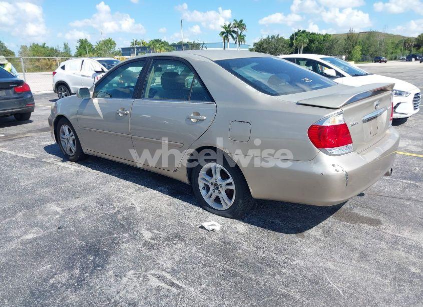 Photo 3 of 2005 Toyota Camry LE (VIN 4T1BE30K65U052726)