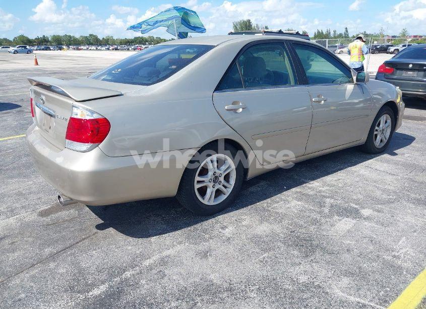 Photo 4 of 2005 Toyota Camry LE (VIN 4T1BE30K65U052726)