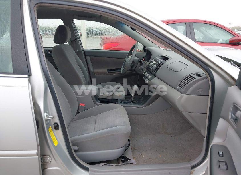 Photo 5 of 2005 Toyota Camry LE (VIN 4T1BE30K65U061488)