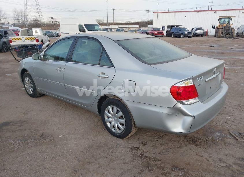 Photo 3 of 2005 Toyota Camry LE (VIN 4T1BE30K65U080137)