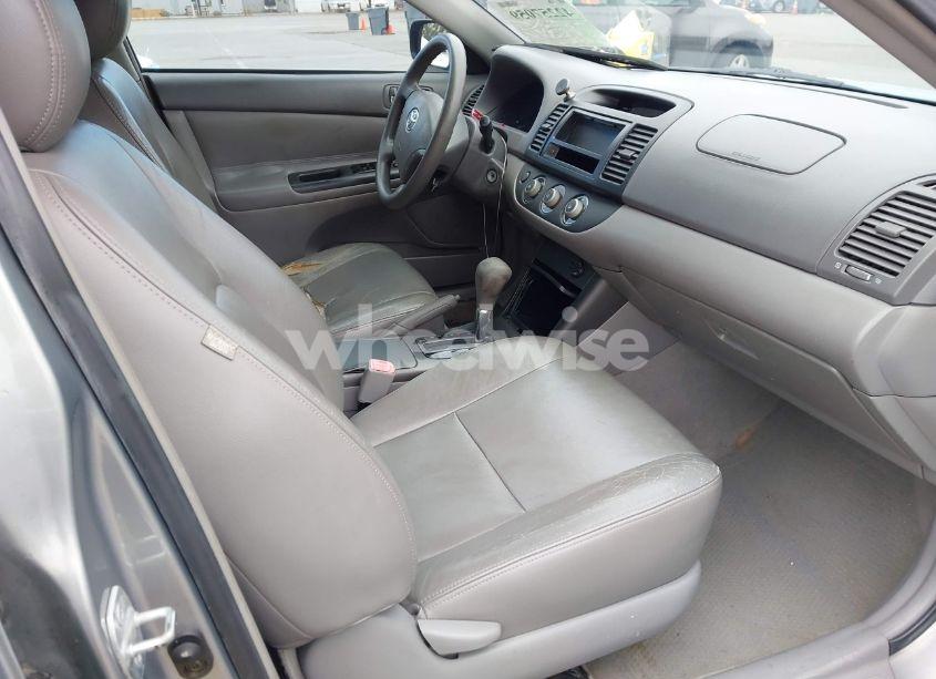 Photo 5 of 2005 Toyota Camry LE (VIN 4T1BE30K65U532247)