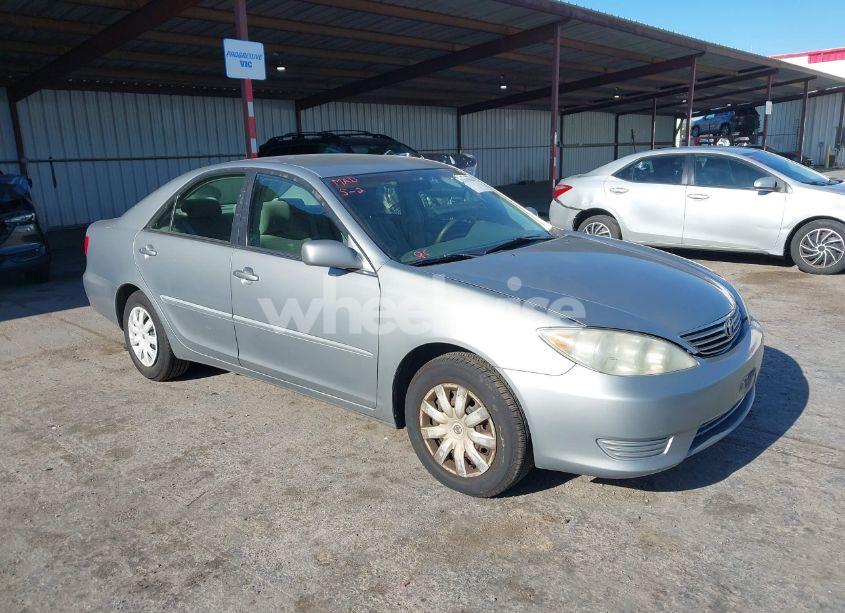 2005 Toyota Camry LE (VIN 4T1BE30K65U543152) main photo