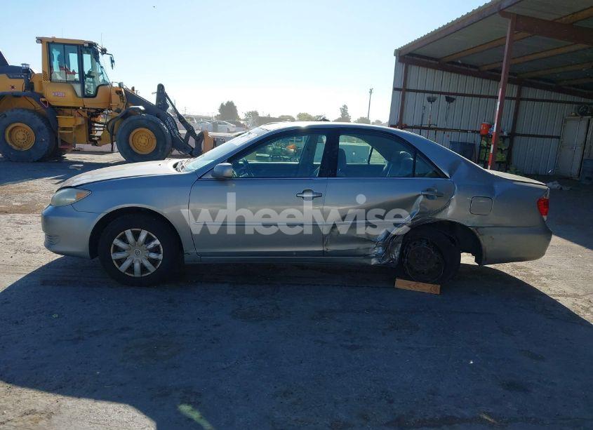 Photo 14 of 2005 Toyota Camry LE (VIN 4T1BE30K65U543152)