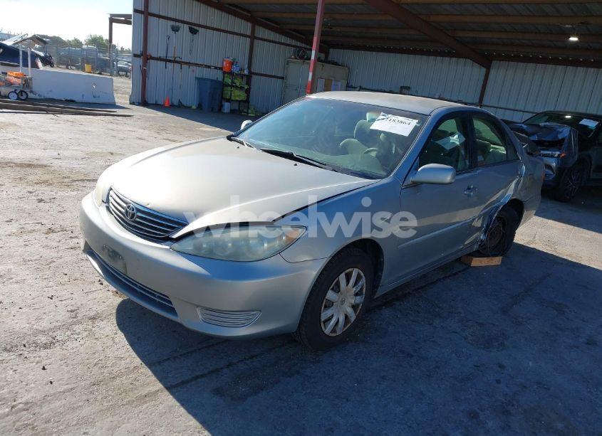 Photo 2 of 2005 Toyota Camry LE (VIN 4T1BE30K65U543152)