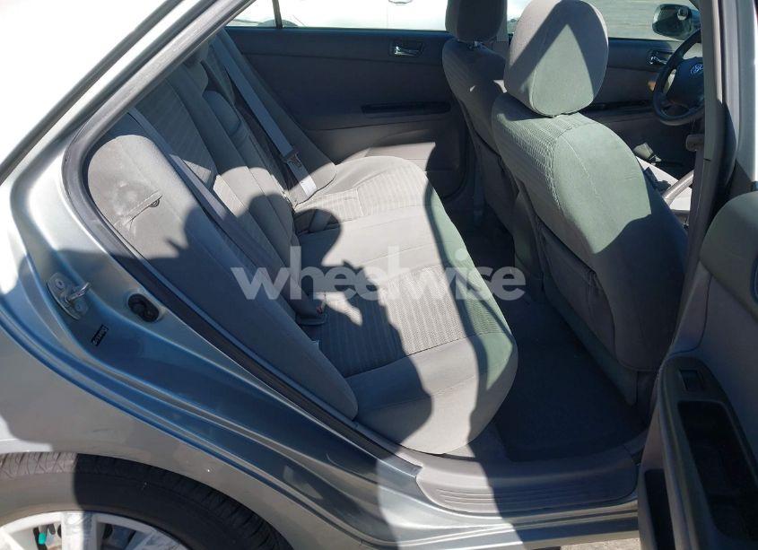 Photo 8 of 2005 Toyota Camry LE (VIN 4T1BE30K65U543152)