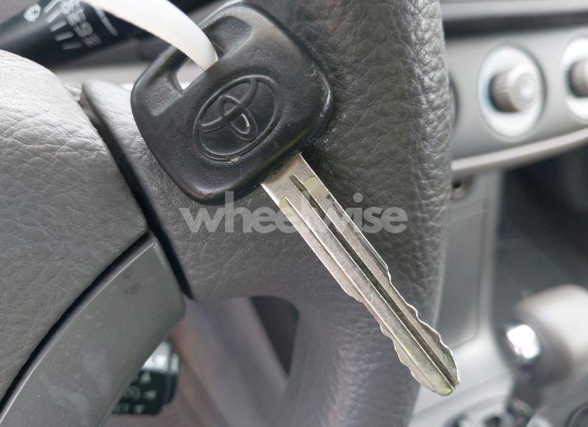 Photo 11 of 2005 Toyota Camry LE (VIN 4T1BE30K65U570707)