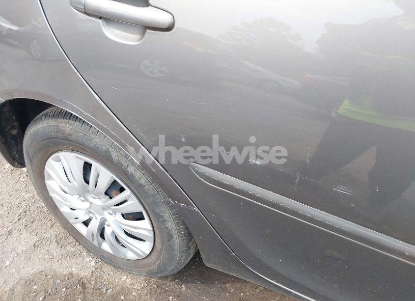 Photo 13 of 2005 Toyota Camry LE (VIN 4T1BE30K65U570707)