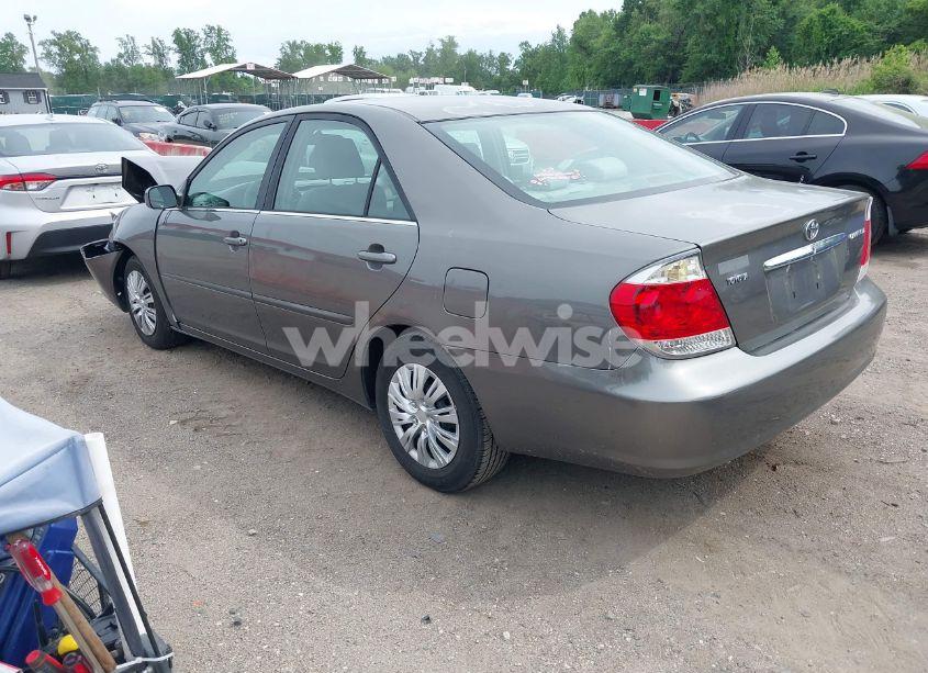 Photo 3 of 2005 Toyota Camry LE (VIN 4T1BE30K65U570707)