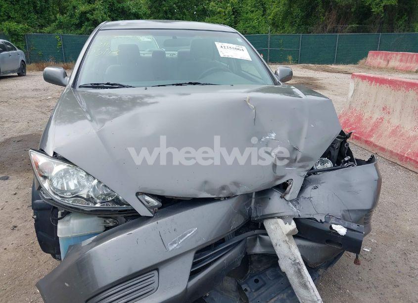 Photo 6 of 2005 Toyota Camry LE (VIN 4T1BE30K65U570707)