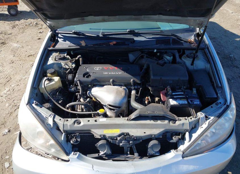 Photo 10 of 2005 Toyota Camry LE (VIN 4T1BE30K65U586938)