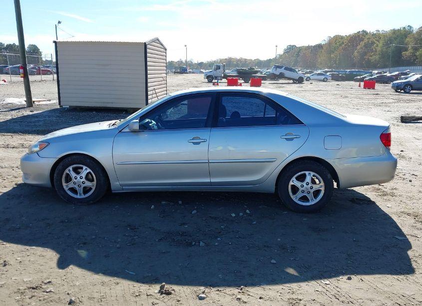 Photo 14 of 2005 Toyota Camry LE (VIN 4T1BE30K65U586938)
