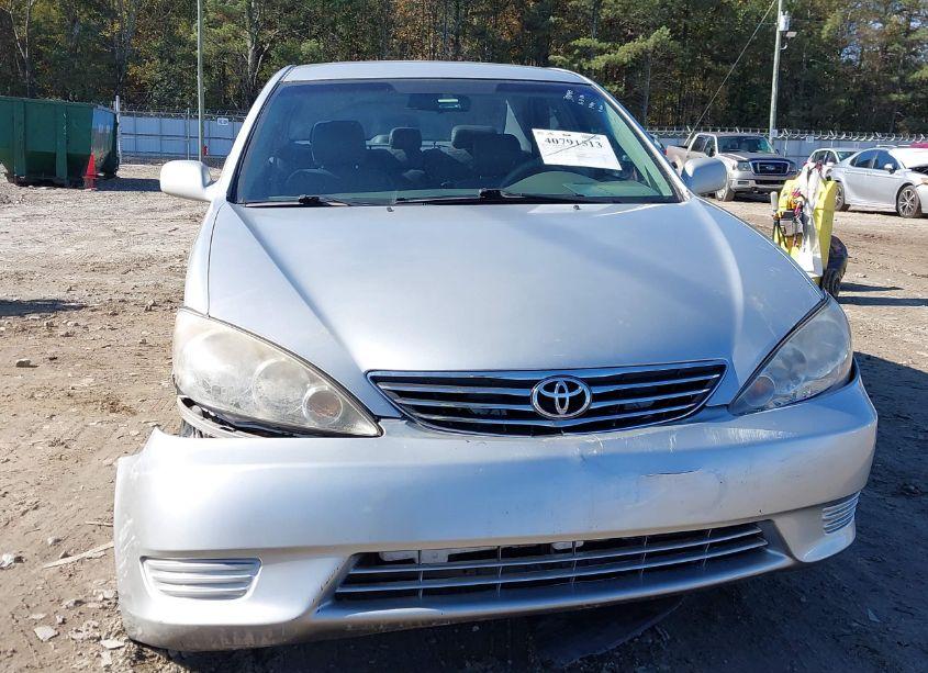 Photo 6 of 2005 Toyota Camry LE (VIN 4T1BE30K65U586938)