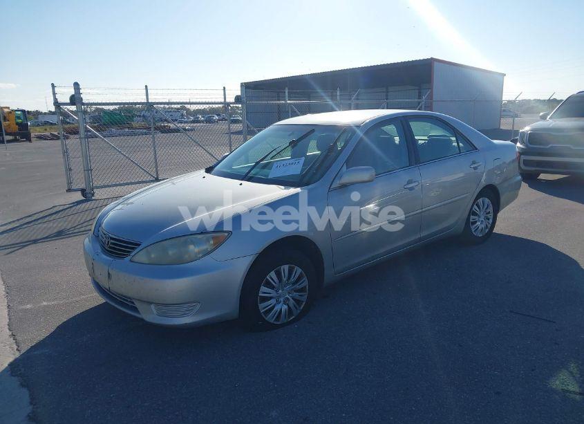 Photo 2 of 2006 Toyota Camry LE (VIN 4T1BE30K66U160832)