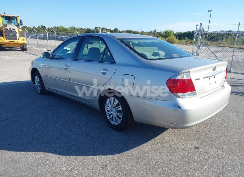 Photo 3 of 2006 Toyota Camry LE (VIN 4T1BE30K66U160832)