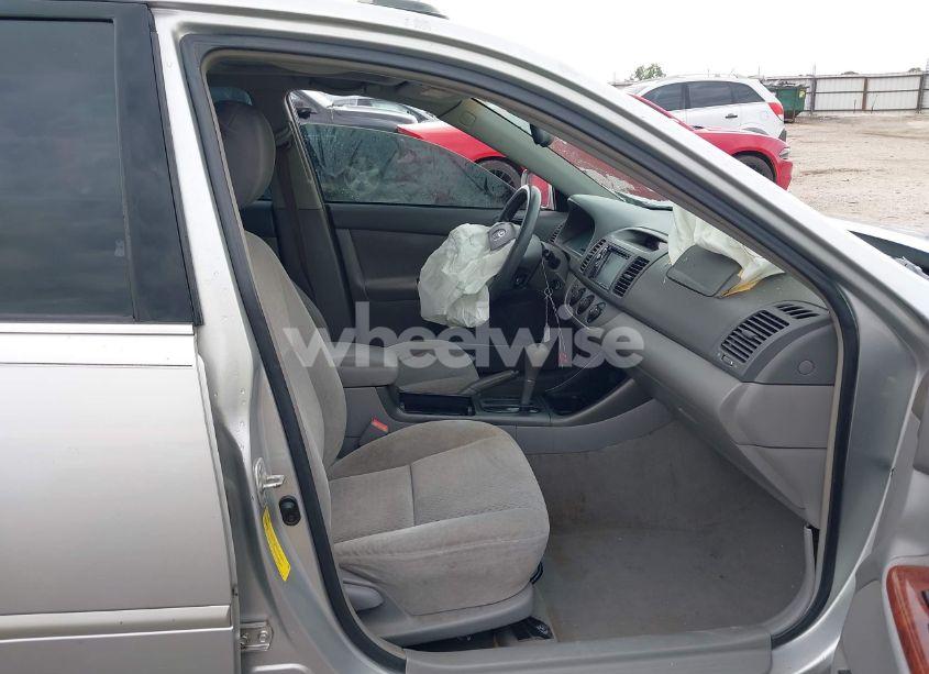 Photo 5 of 2002 Toyota Camry LE (VIN 4T1BE30K72U574955)