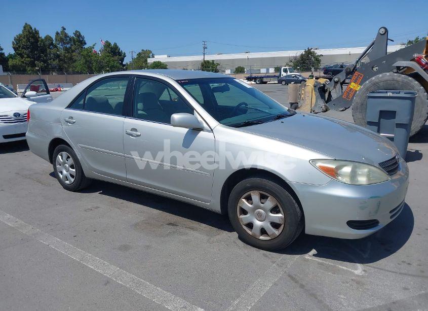 2003 Toyota Camry LE (VIN 4T1BE30K73U121629) main photo
