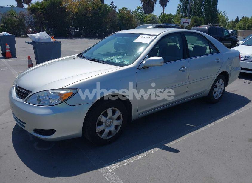 Photo 2 of 2003 Toyota Camry LE (VIN 4T1BE30K73U121629)