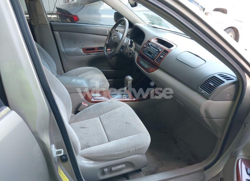 Photo 5 of 2003 Toyota Camry XLE (VIN 4T1BE30K73U723155)