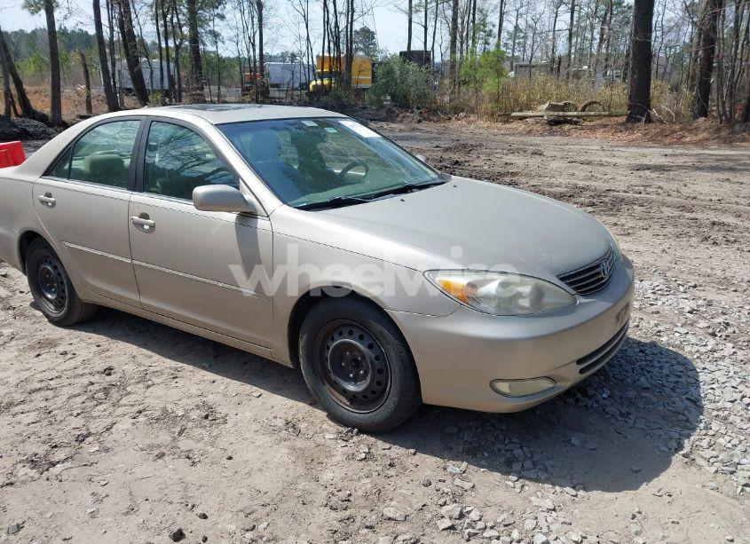 2004 Toyota Camry XLE (VIN 4T1BE30K74U291409) main photo